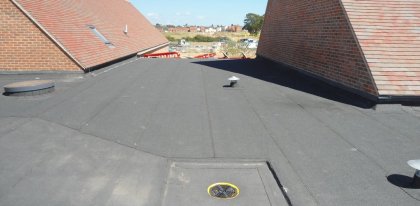 Ukázka izolace plochých střech asfaltovým pásem